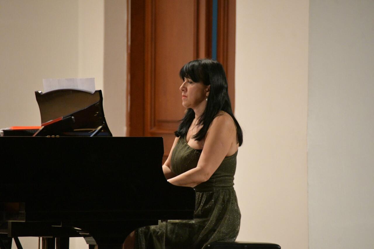 В Баку прошел творческий вечер всемирно известного пианиста