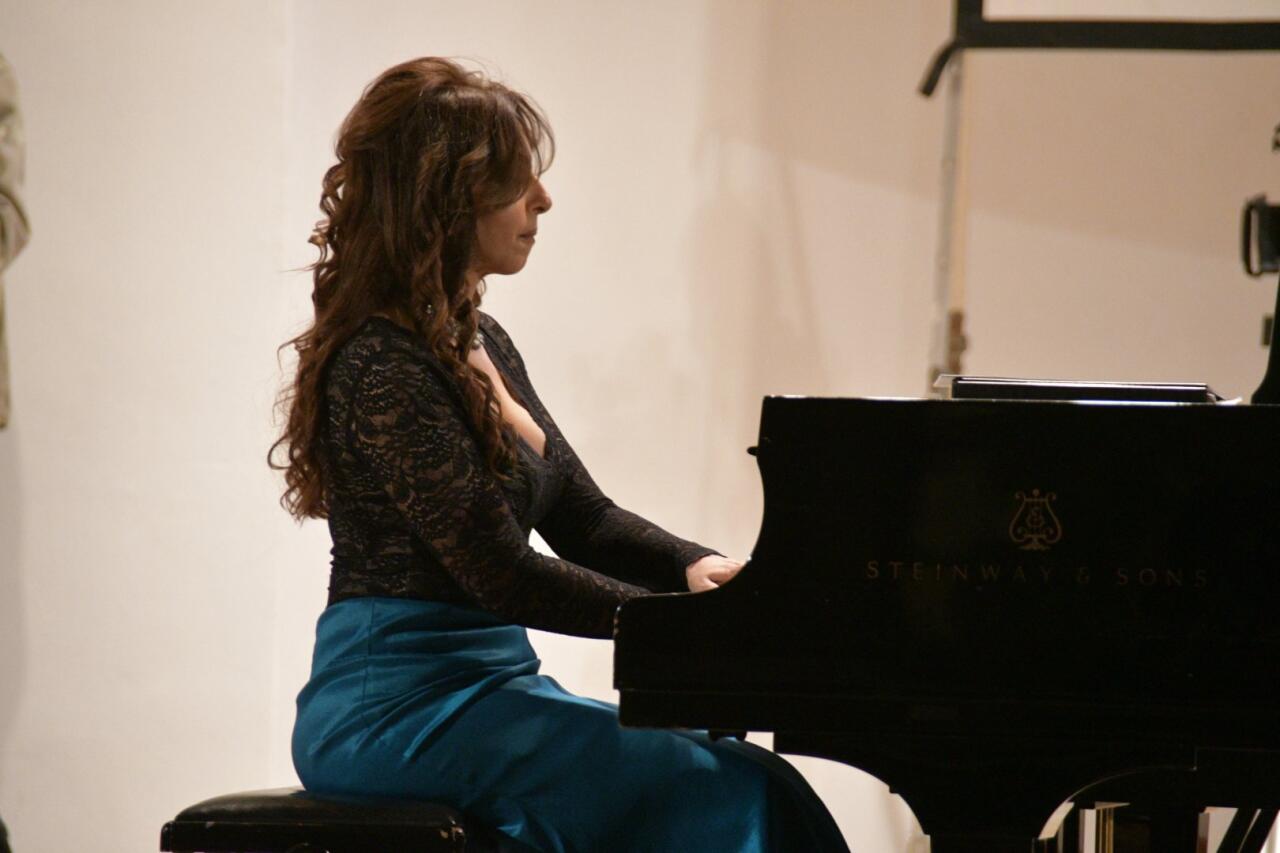 В Баку прошел творческий вечер всемирно известного пианиста