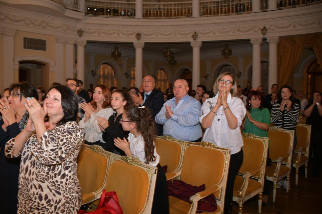 В Баку прошел творческий вечер всемирно известного пианиста