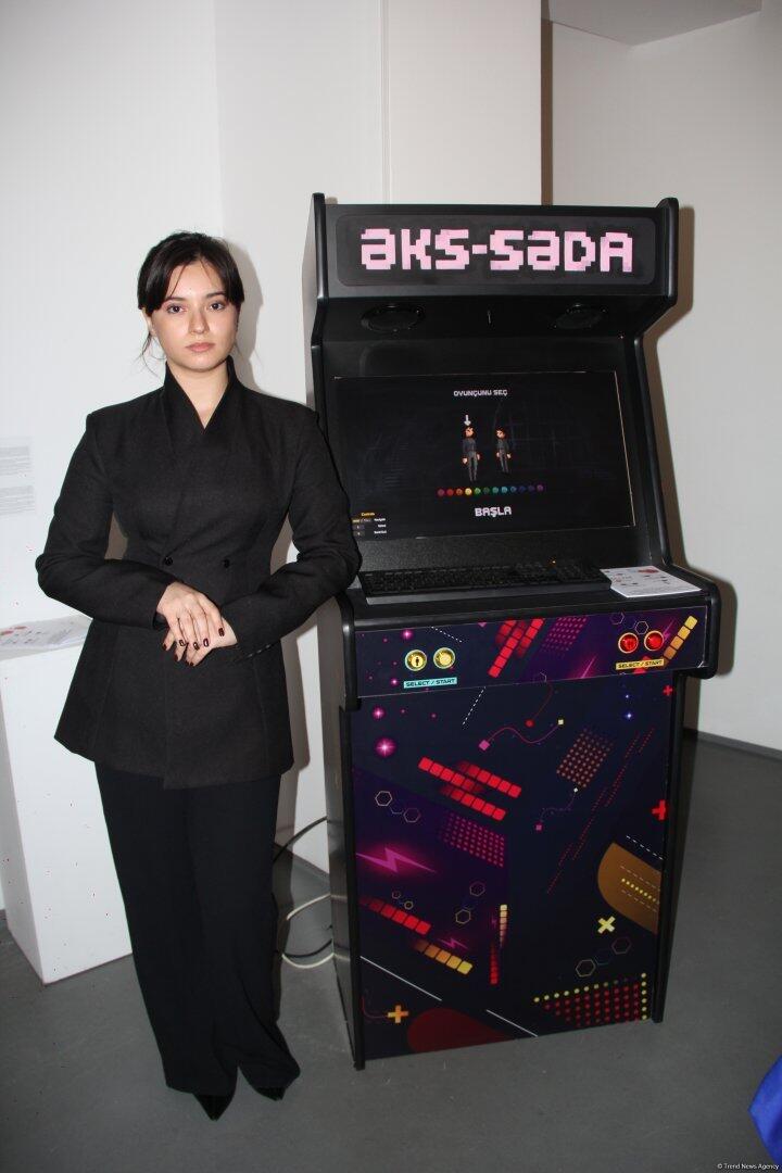 Art Weekend в Баку - открылась выставка "Состояние потока ", отражённый в воде город