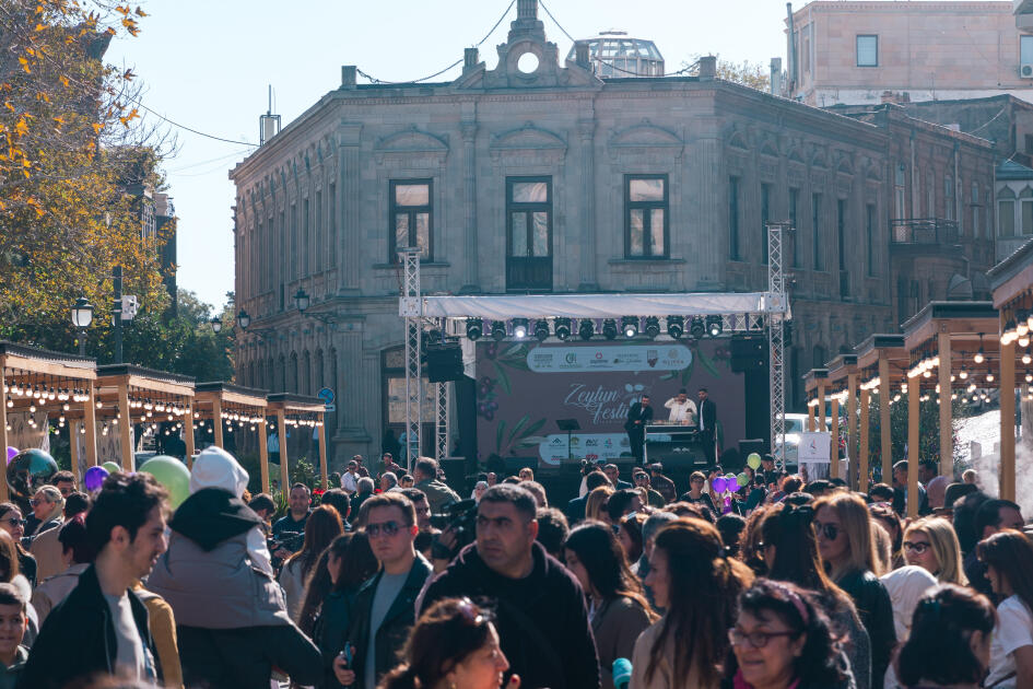 İçərişəhərdə Zeytun Festivalı davam edir