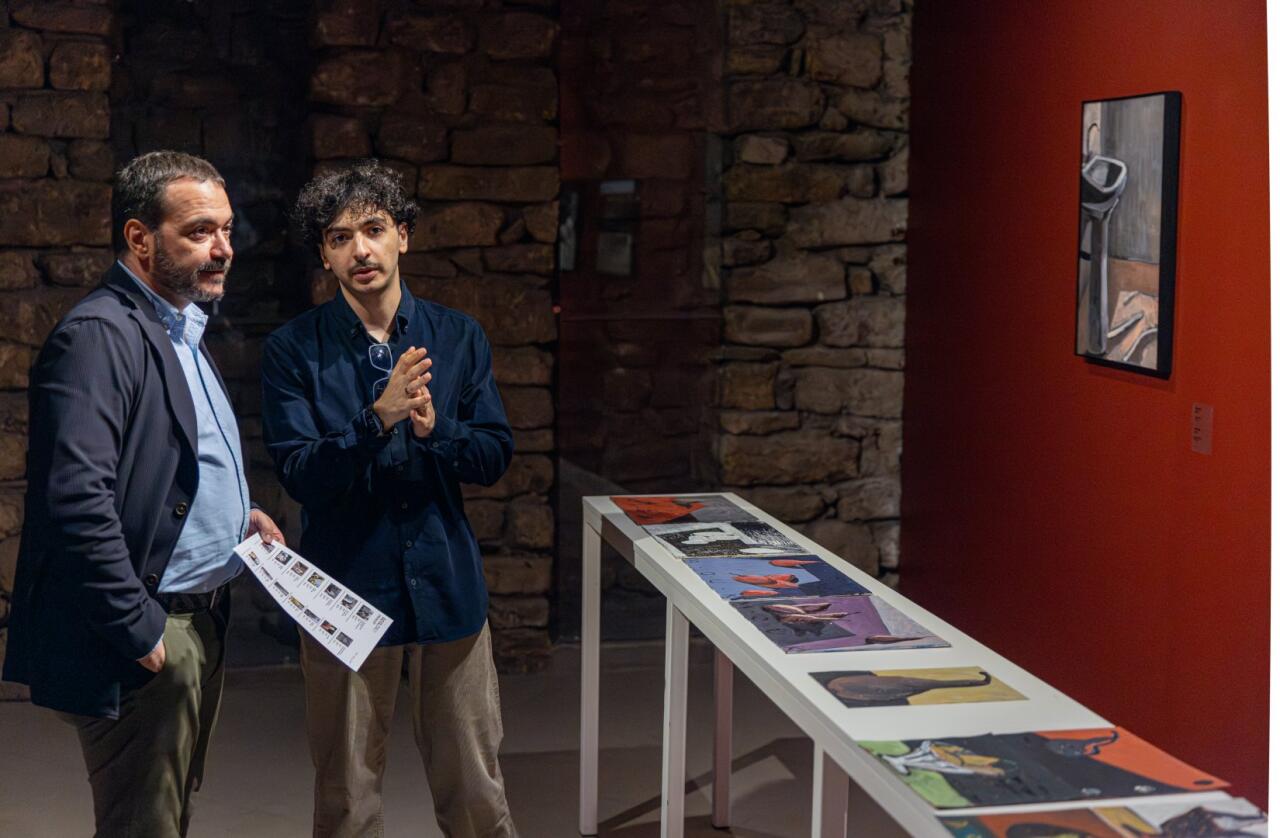 Галерея YAY представила новую персональную выставку молодого художника Моука "Неспешно"