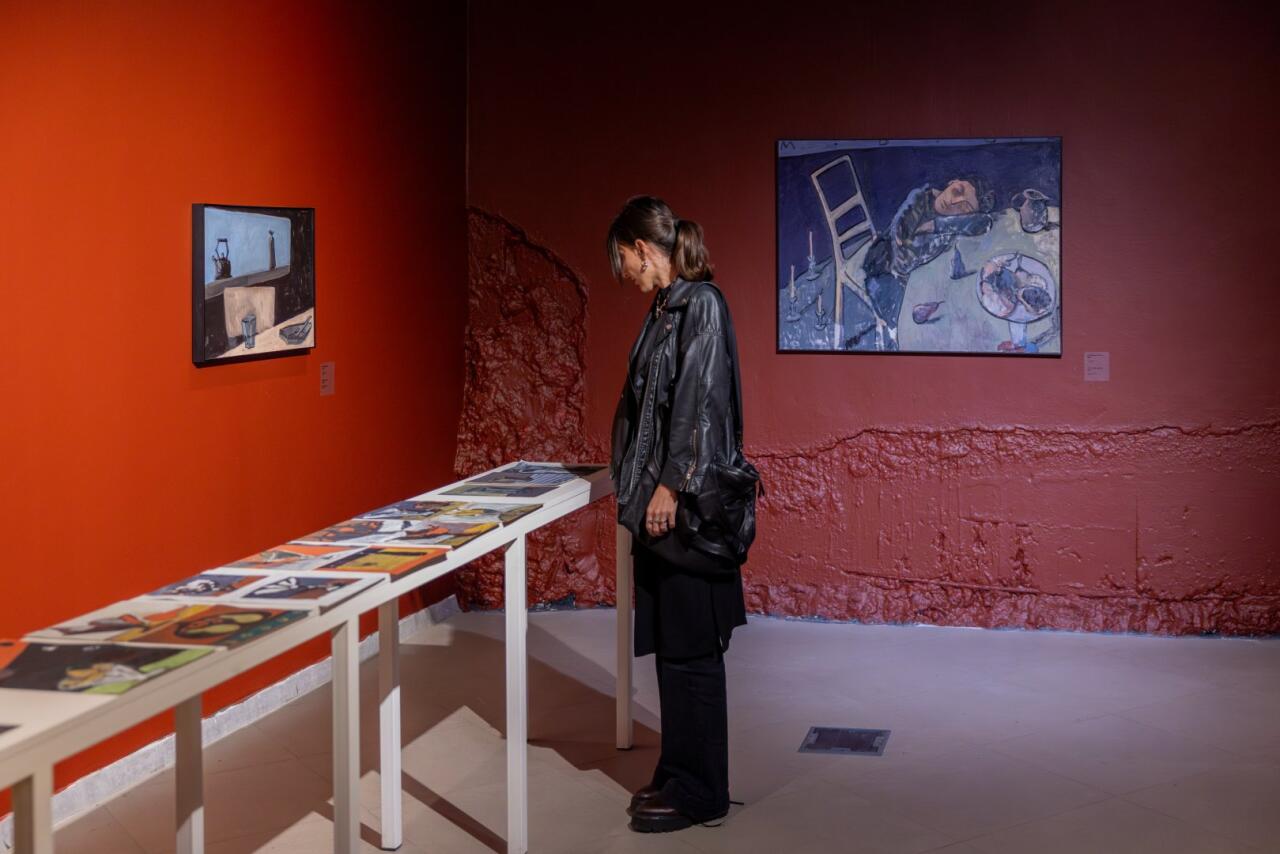 Галерея YAY представила новую персональную выставку молодого художника Моука "Неспешно"