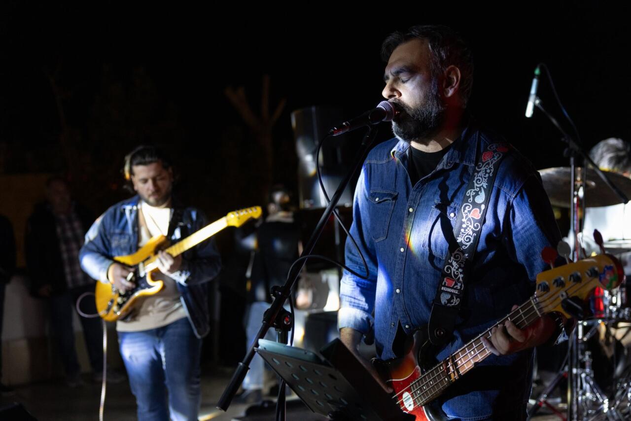 Галерея YAY представила новую персональную выставку молодого художника Моука "Неспешно"