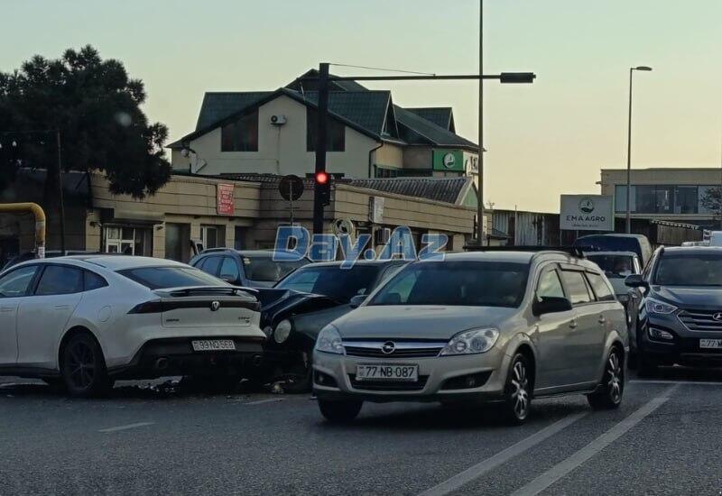 Авария на забратском шоссе в Баку