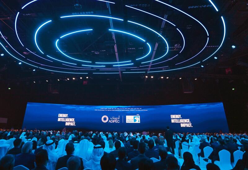 Азербайджан представил опыт энергетической трансформации на выставке ADIPEC в ОАЭ