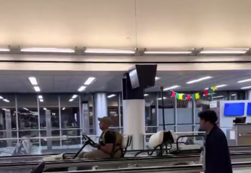 В США арестовали мужчину после езды на гольф-каре в аэропорту