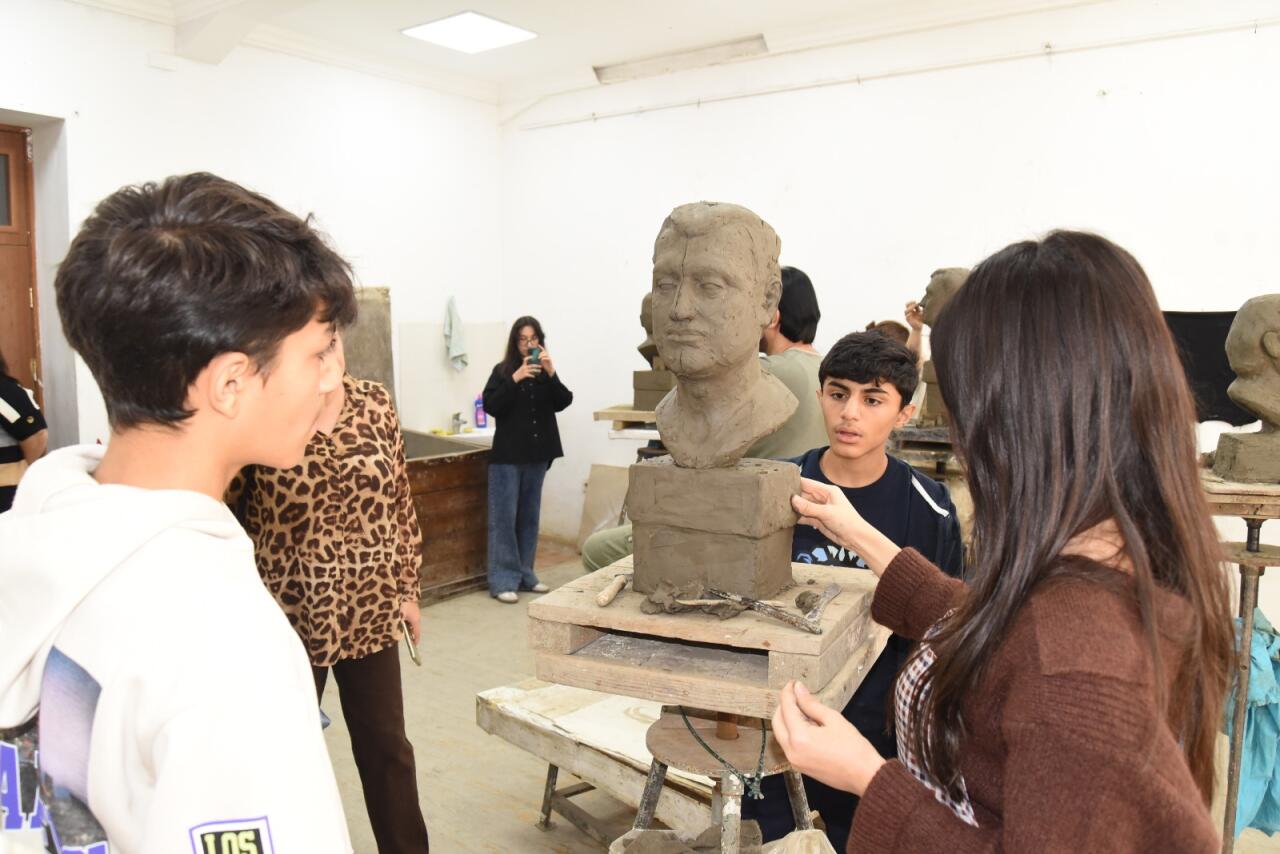 Art Weekend в Баку - в Азербайджанской государственной академии художеств прошли Дни открытых дверей