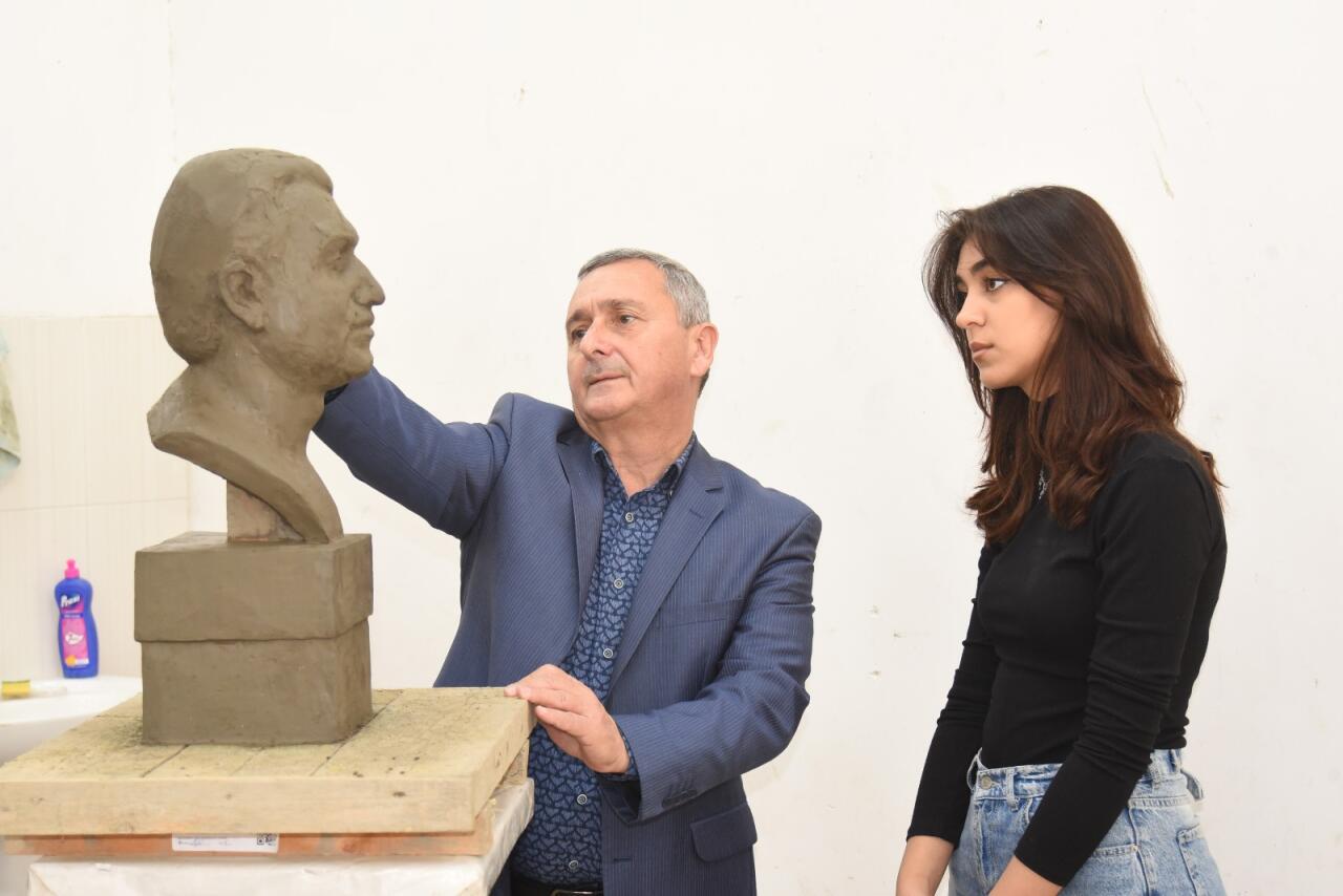 Art Weekend в Баку - в Азербайджанской государственной академии художеств прошли Дни открытых дверей