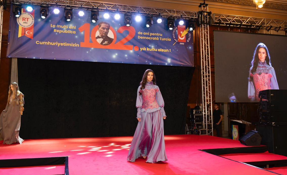 Коллекции Гюльнары Халиловой представлены во Дворце парламента Румынии