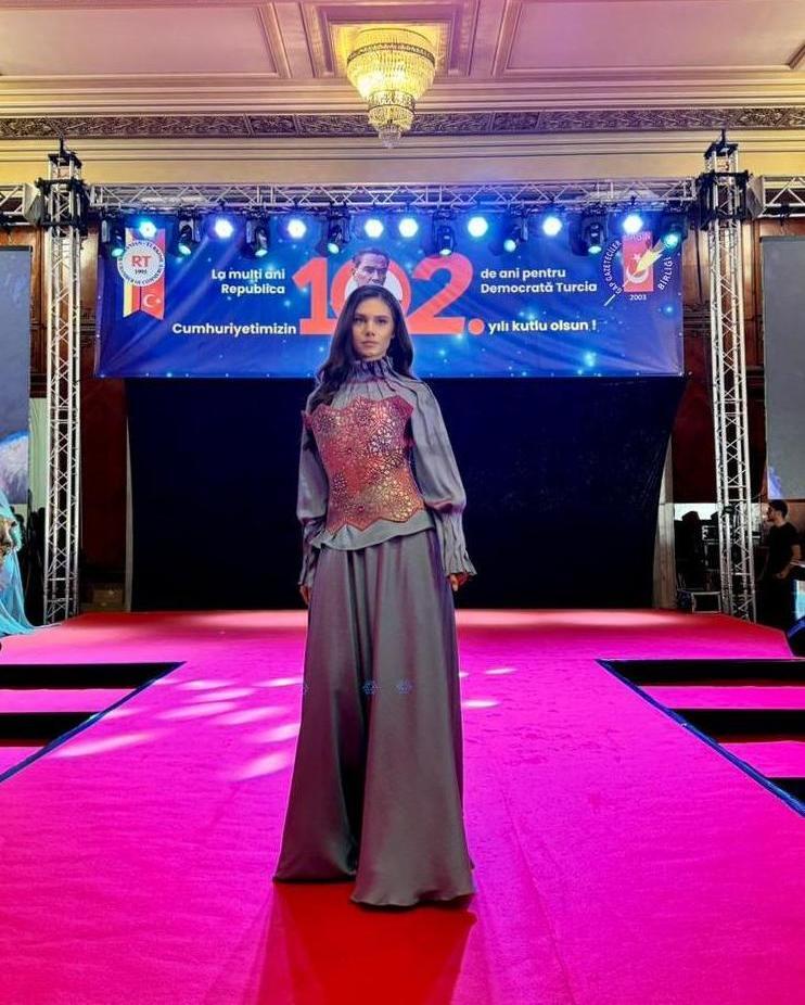 Коллекции Гюльнары Халиловой представлены во Дворце парламента Румынии