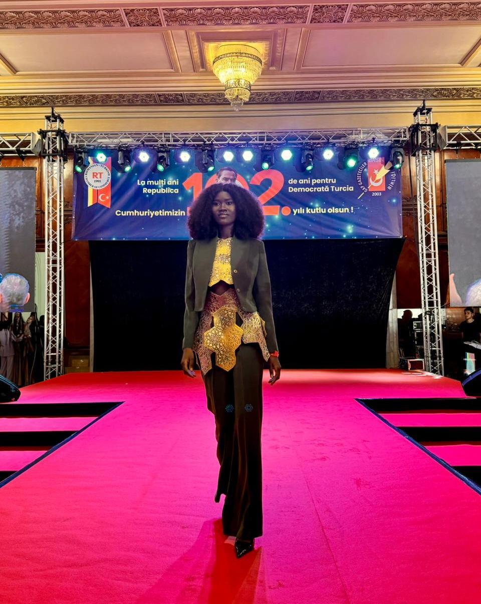 Коллекции Гюльнары Халиловой представлены во Дворце парламента Румынии