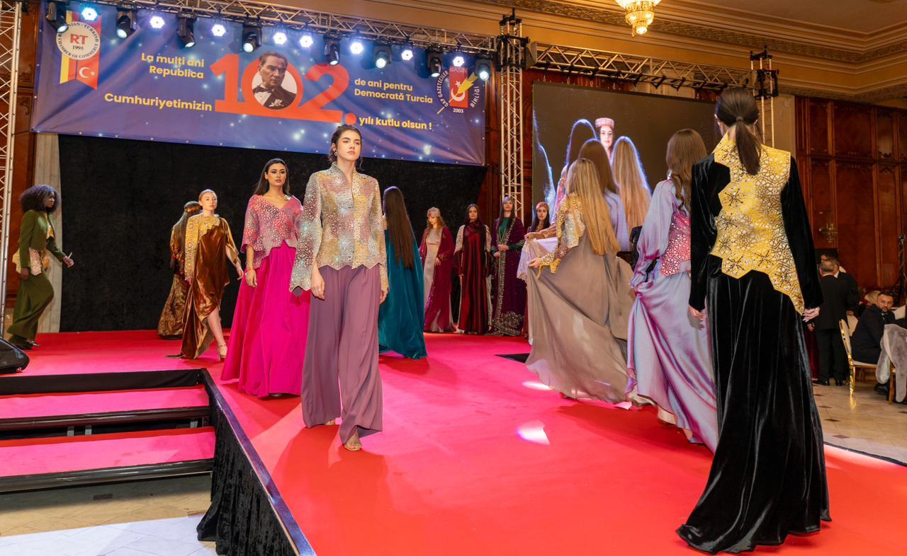 Коллекции Гюльнары Халиловой представлены во Дворце парламента Румынии