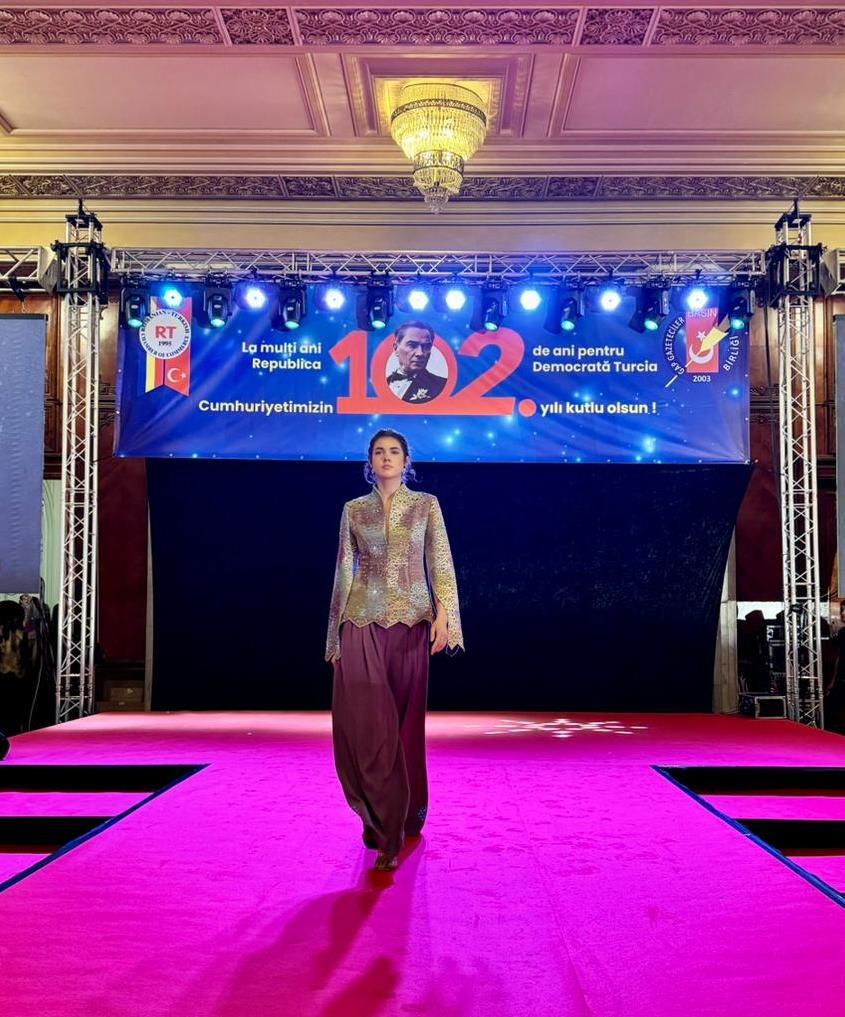 Коллекции Гюльнары Халиловой представлены во Дворце парламента Румынии