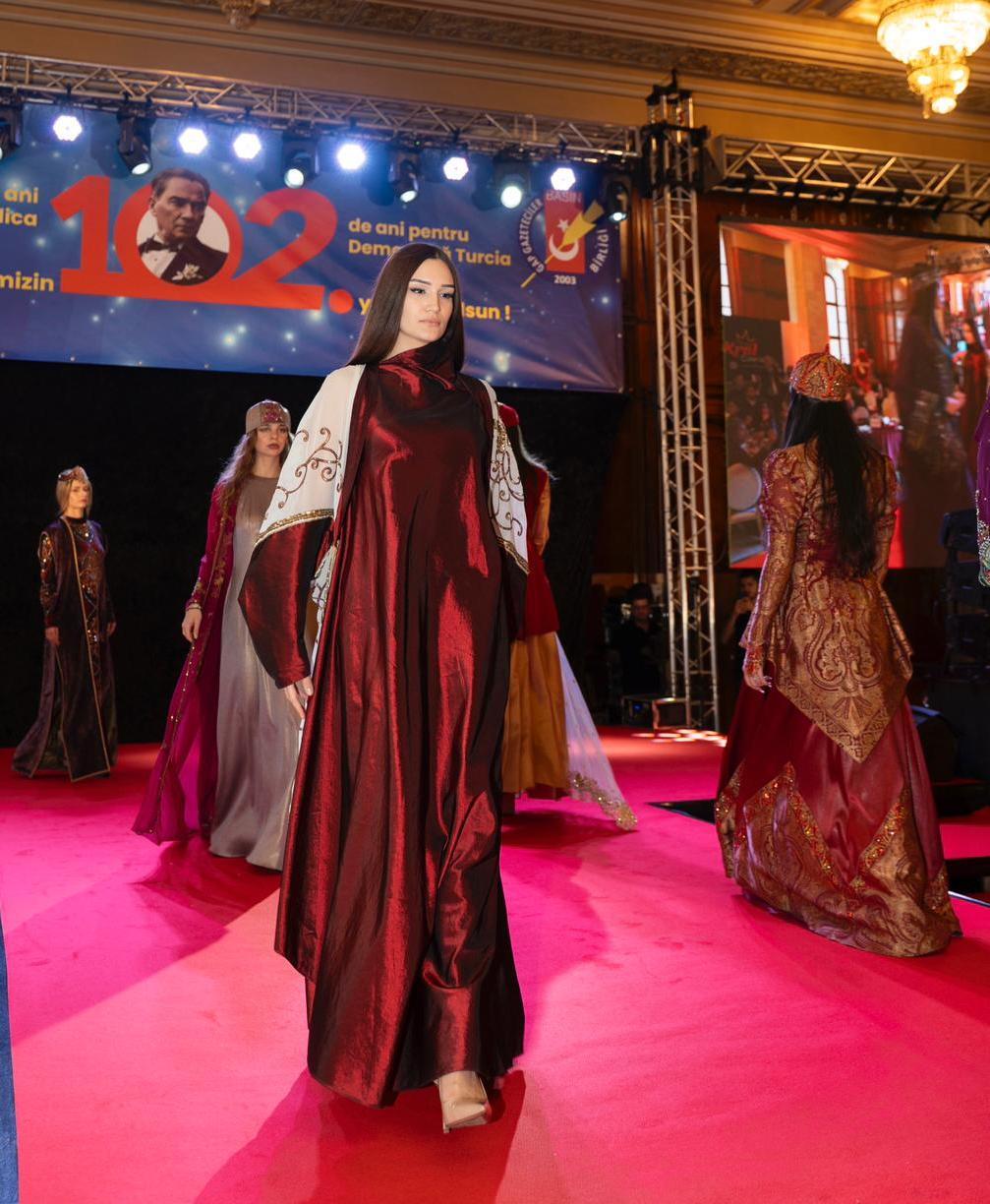 Коллекции Гюльнары Халиловой представлены во Дворце парламента Румынии