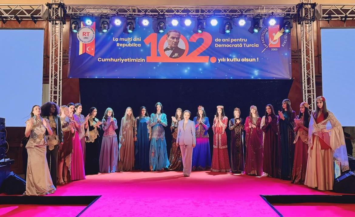 Коллекции Гюльнары Халиловой представлены во Дворце парламента Румынии