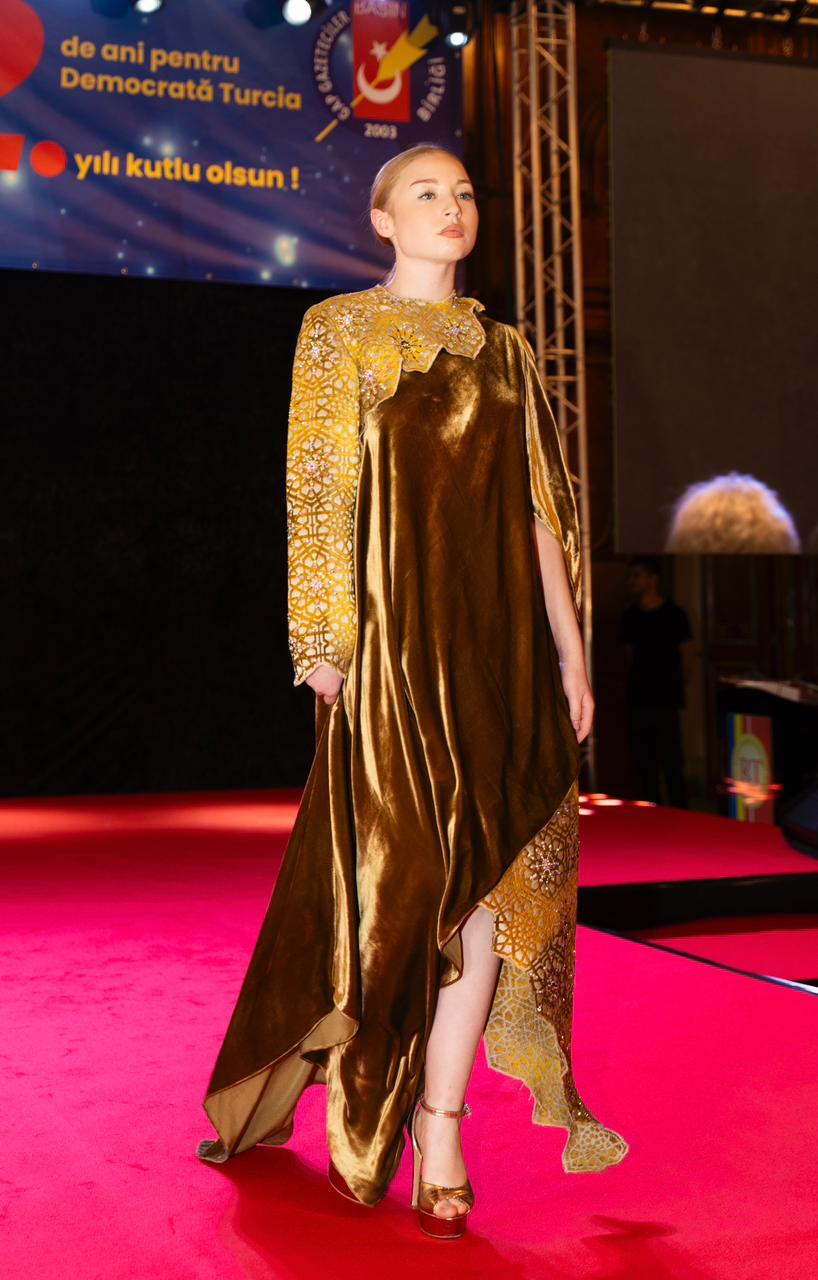 Коллекции Гюльнары Халиловой представлены во Дворце парламента Румынии