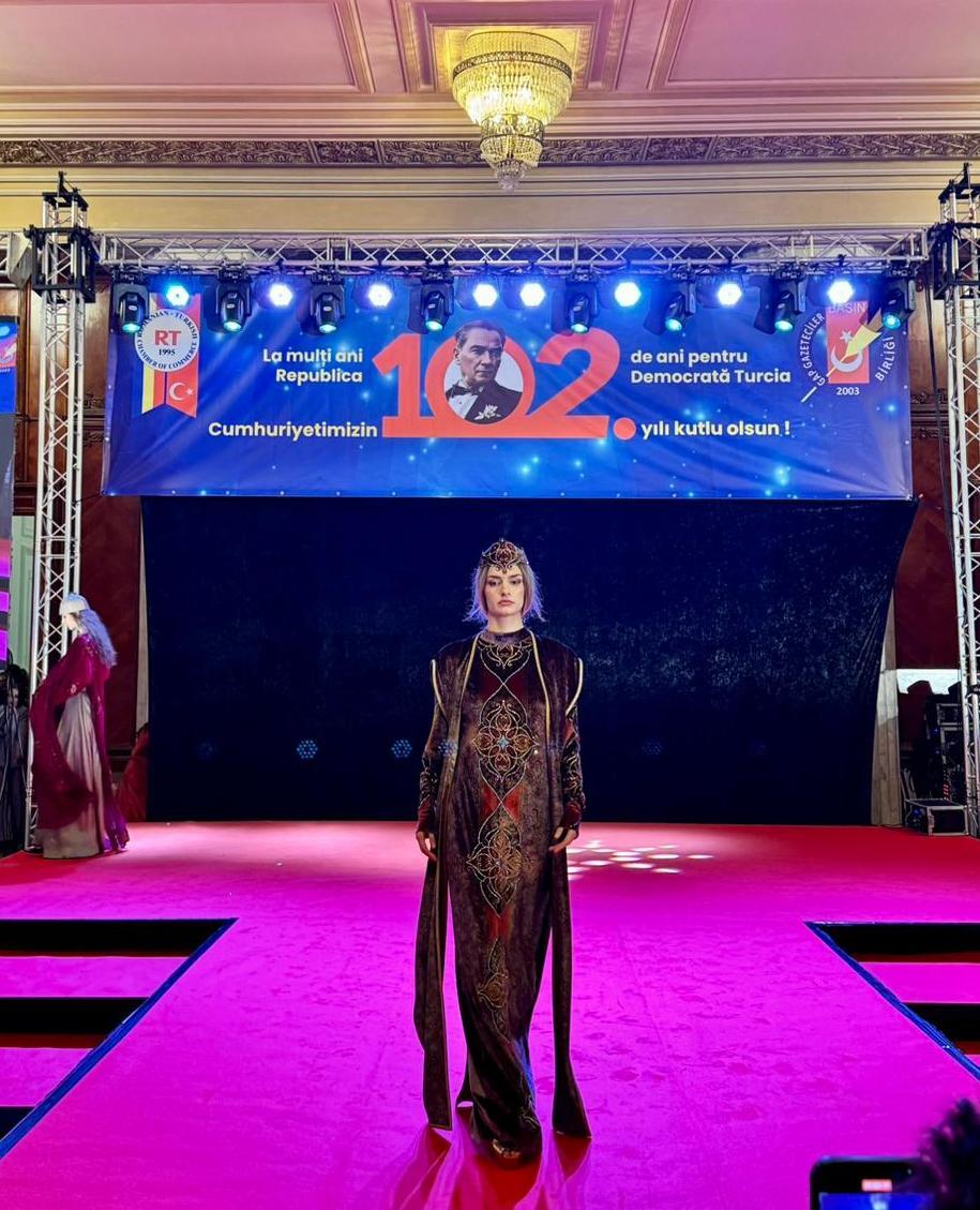 Коллекции Гюльнары Халиловой представлены во Дворце парламента Румынии