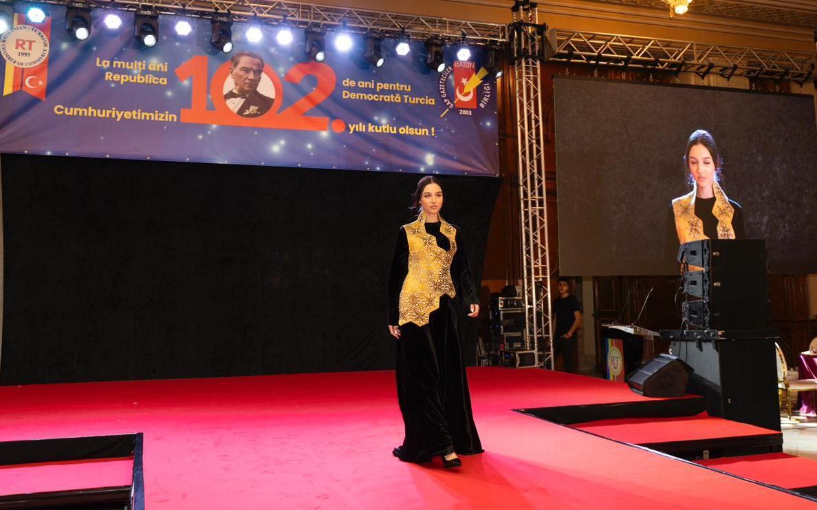 Коллекции Гюльнары Халиловой представлены во Дворце парламента Румынии