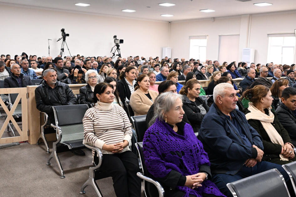 Ermənistan vətəndaşlarının məhkəməsində prokurorların çıxışı başladı