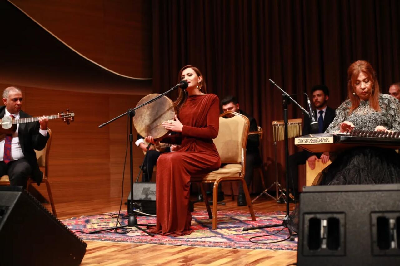 В Баку состоялся концерт "Muğamat axşamı"