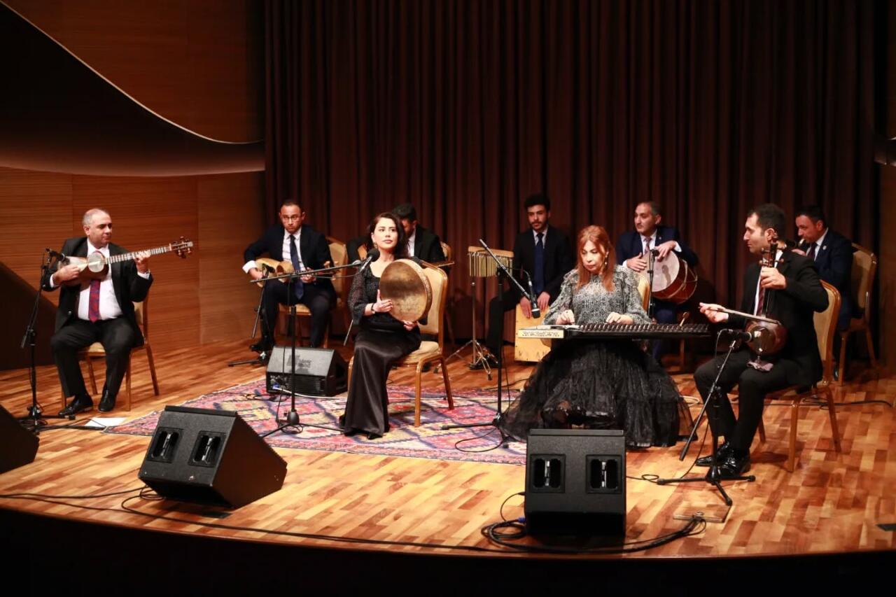 В Баку состоялся концерт "Muğamat axşamı"