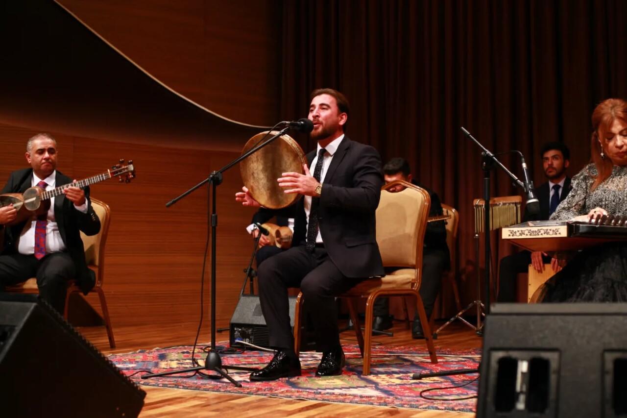 В Баку состоялся концерт "Muğamat axşamı"