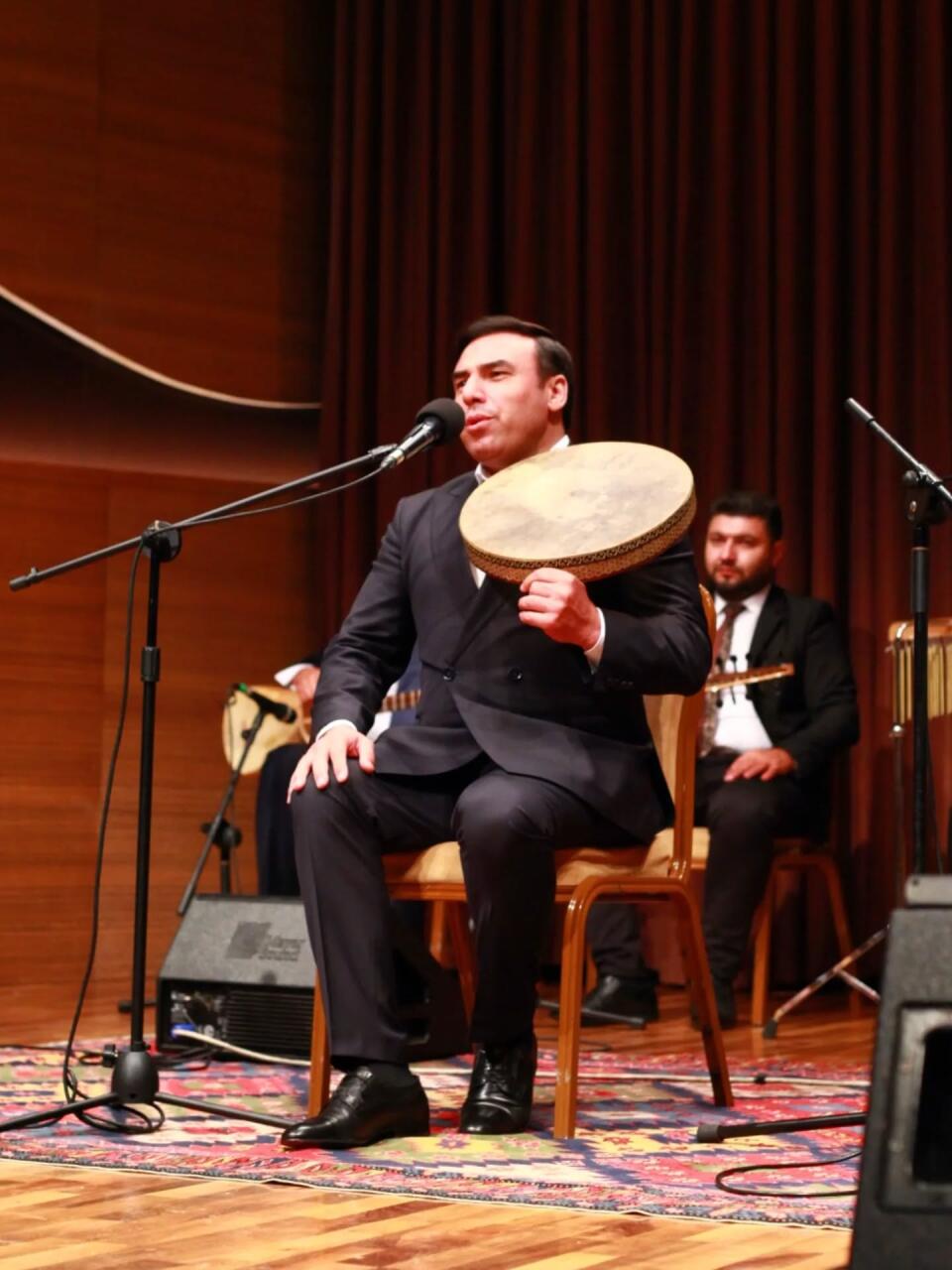 В Баку состоялся концерт "Muğamat axşamı"