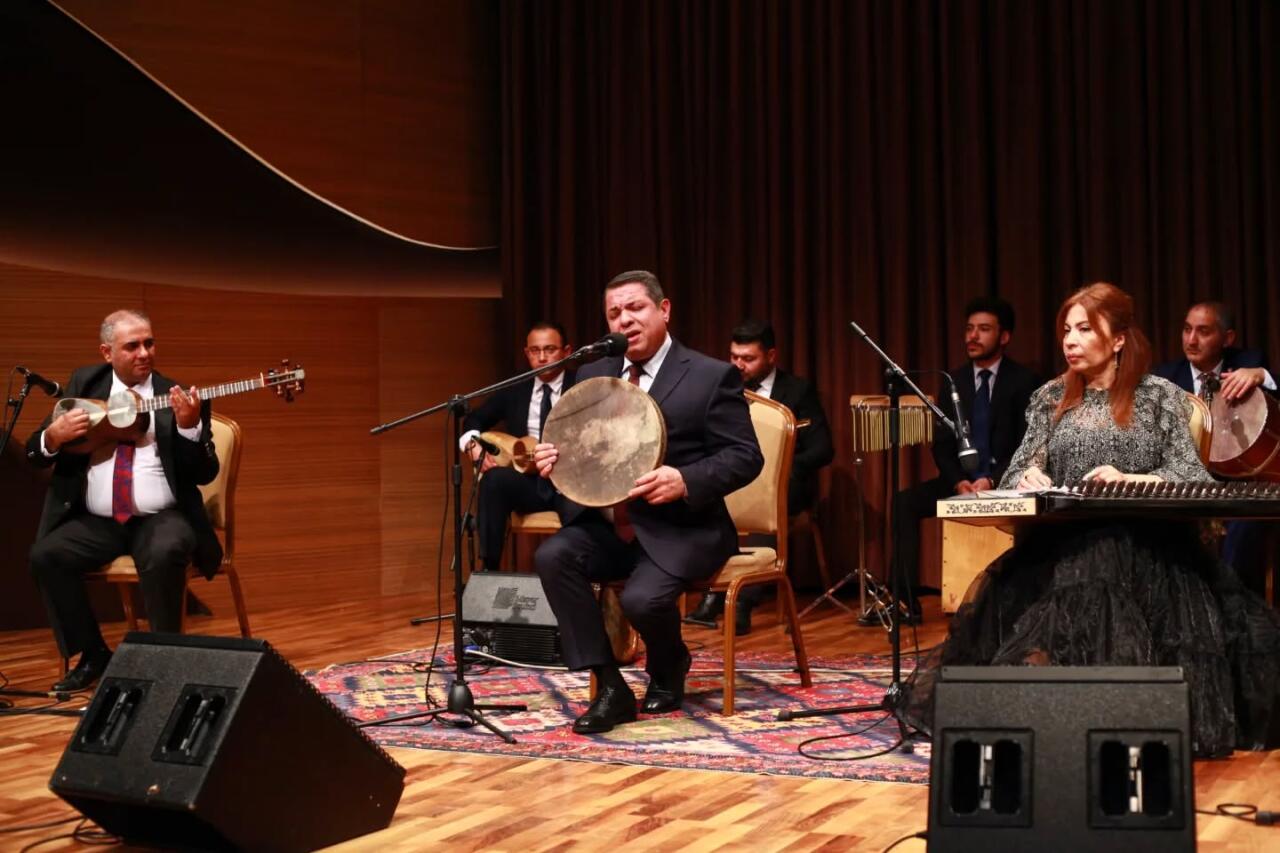 В Баку состоялся концерт "Muğamat axşamı"