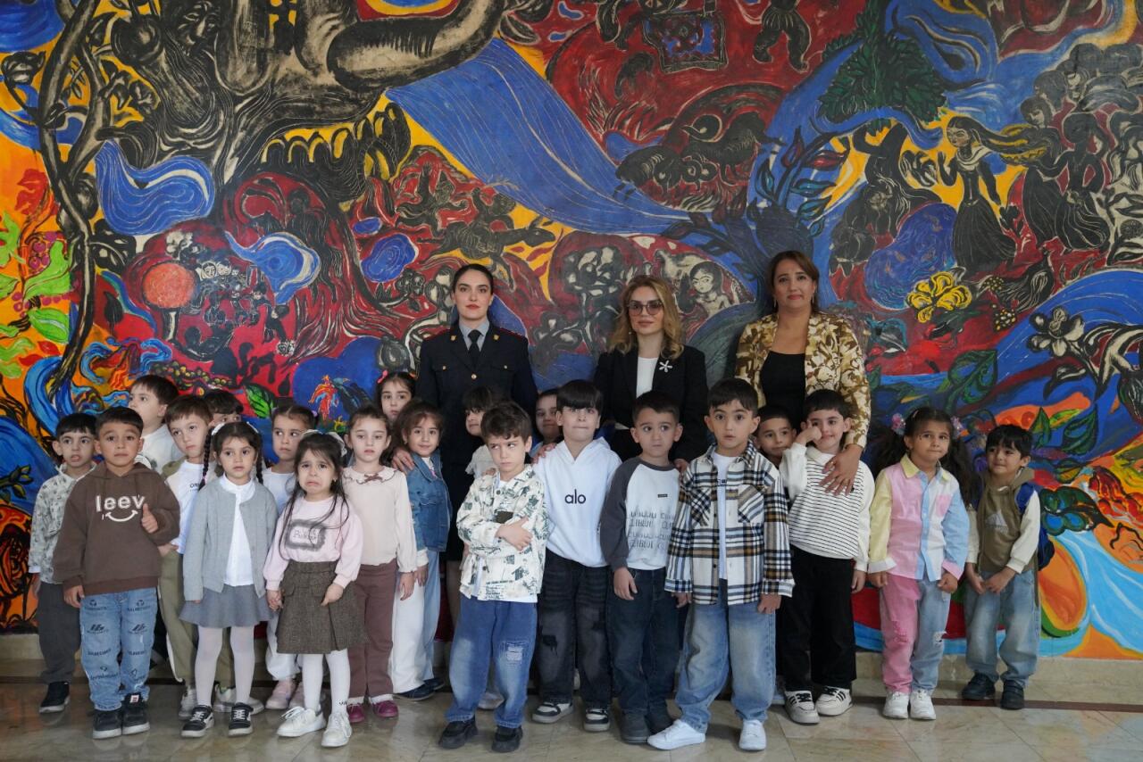 В Баку прошла художественно-просветительская акция в рамках "Месячника прав ребёнка"