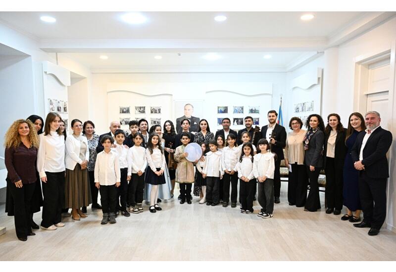 Heydər Əliyev Fondunun vitse-prezidenti Leyla Əliyeva Bülbül adına Orta İxtisas Musiqi Məktəbində olub