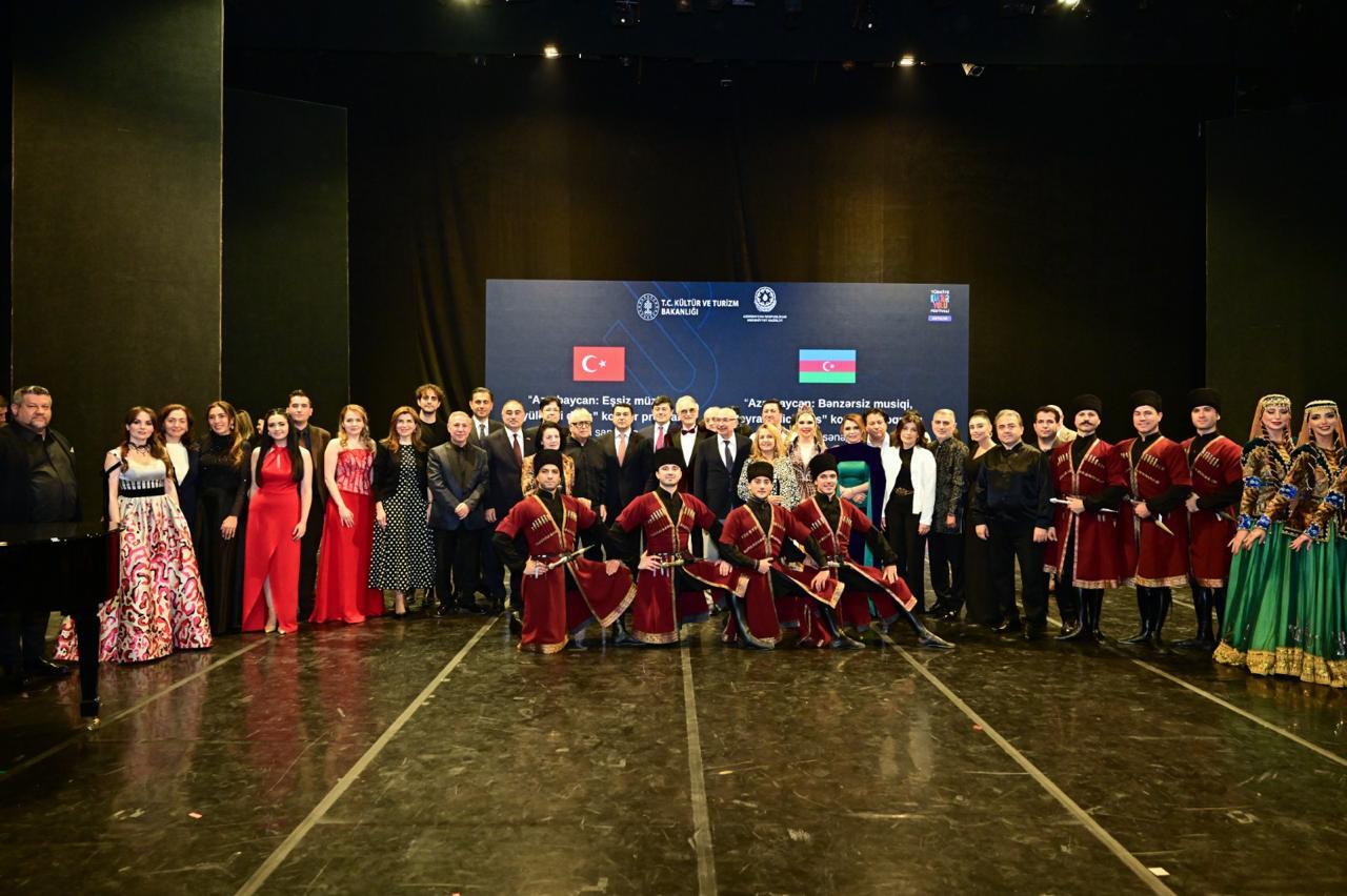 В Анталье состоялись грандиозный концерт мастеров искусства Азербайджана и открытие литературной секции