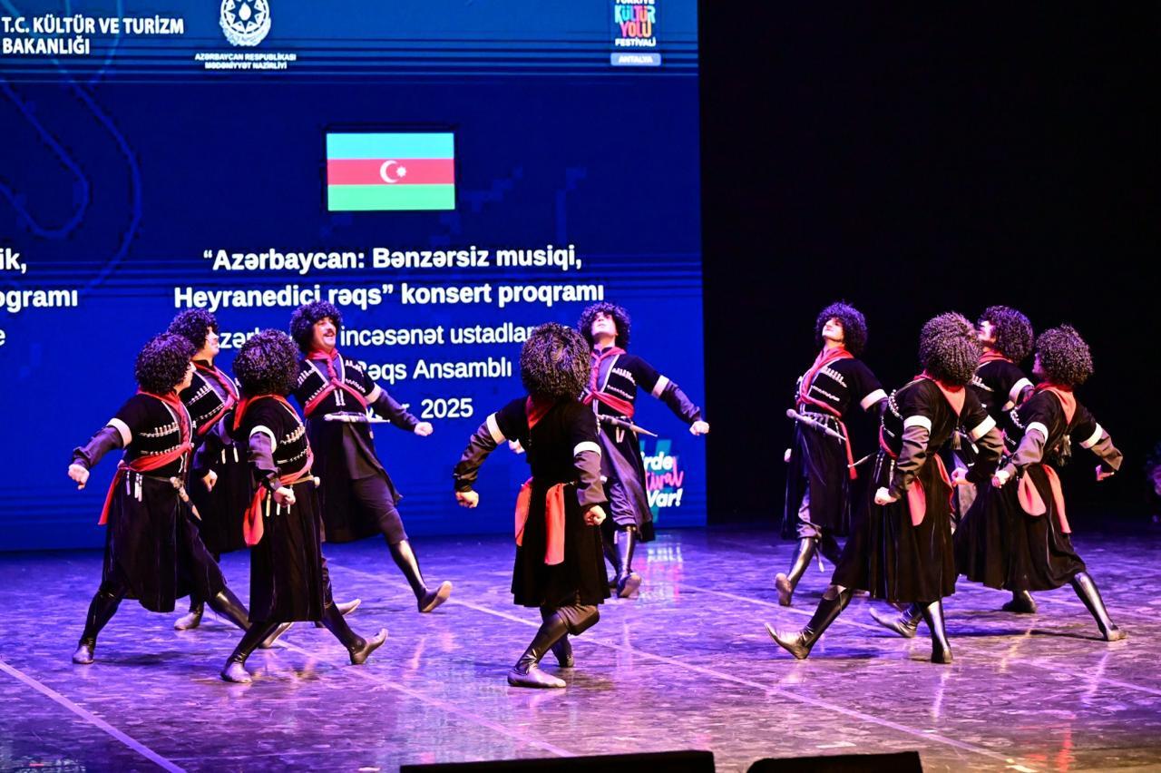 В Анталье состоялись грандиозный концерт мастеров искусства Азербайджана и открытие литературной секции