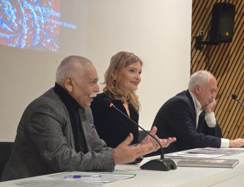 В Болниси открылась персональная выставка Арифа Гусейнова «Узелки времени»