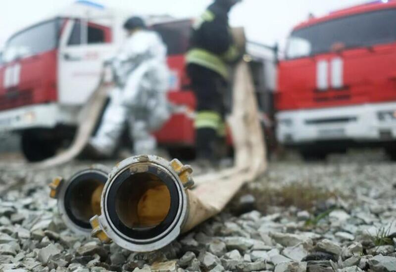 В Баку горит ресторан