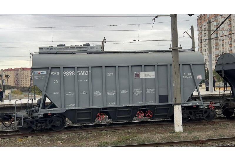 Грузовой поезд, следующий в Армению через Азербайджан, направился в Грузию