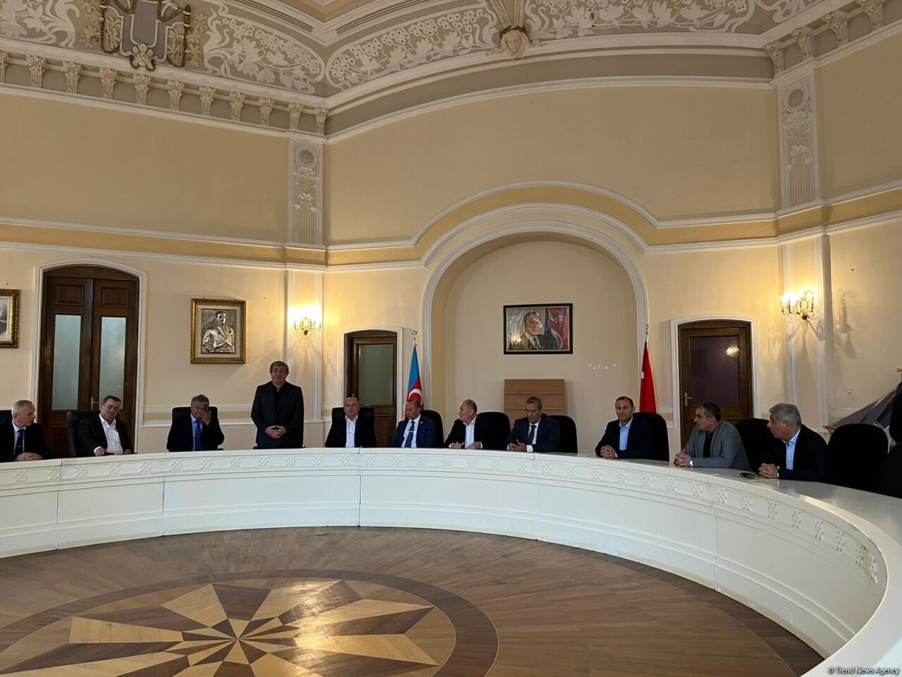 Юнусу Огузу вручен «Почетный знак» ТЮРКСОЙ