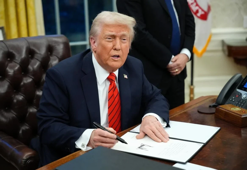 Трамп продлил санкции против Ирана