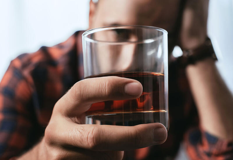 Ученые вывили новую опасность алкоголя для молодых