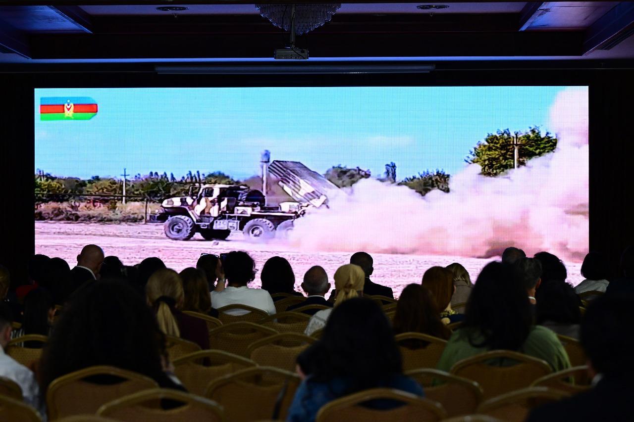 "Глаз истины" – в Анталье представили полувековой творческий путь Резы Дегати