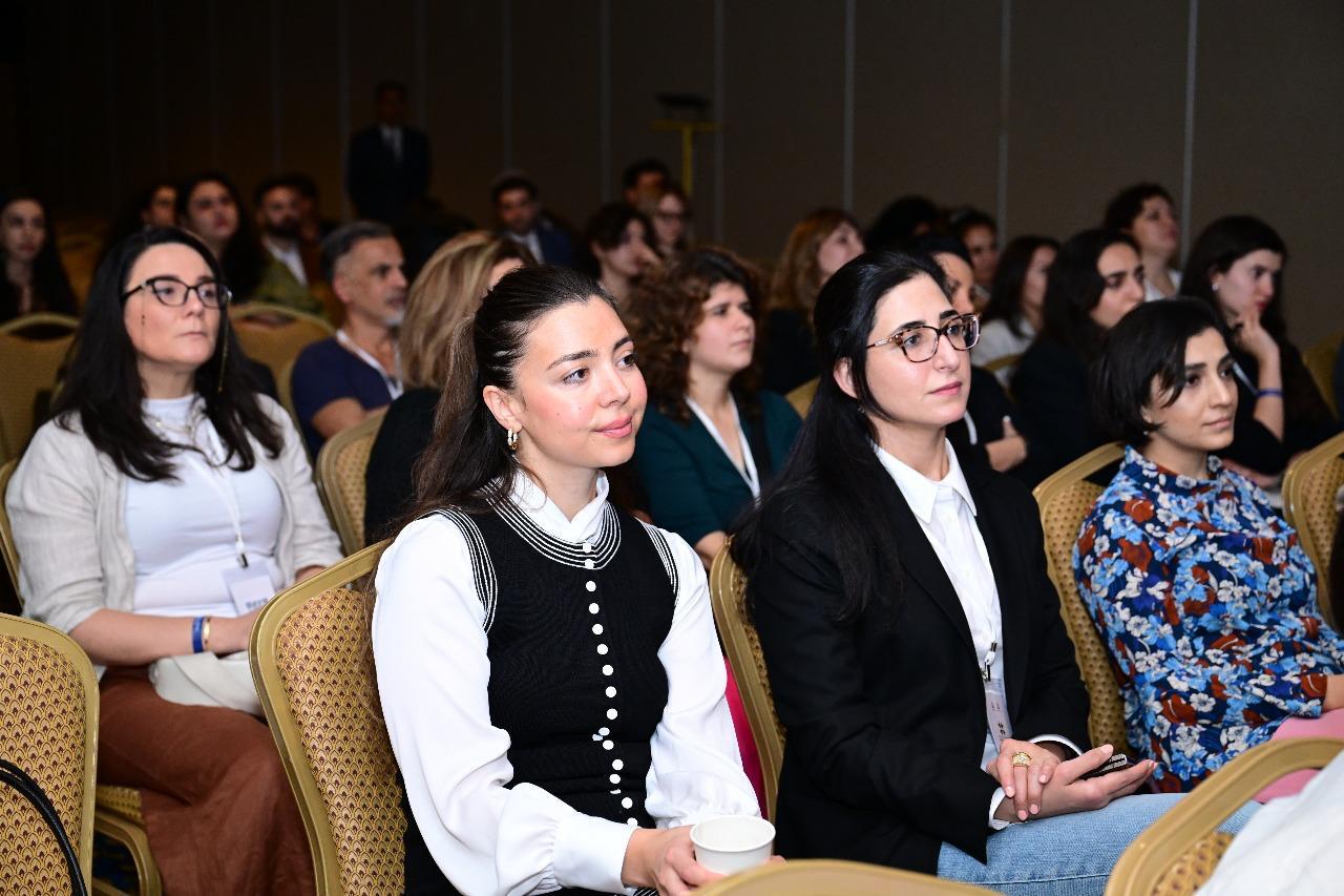 "Глаз истины" – в Анталье представили полувековой творческий путь Резы Дегати