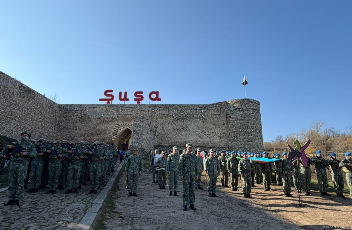 В Шуше прошел военный парад в честь 5-летия Дня Победы