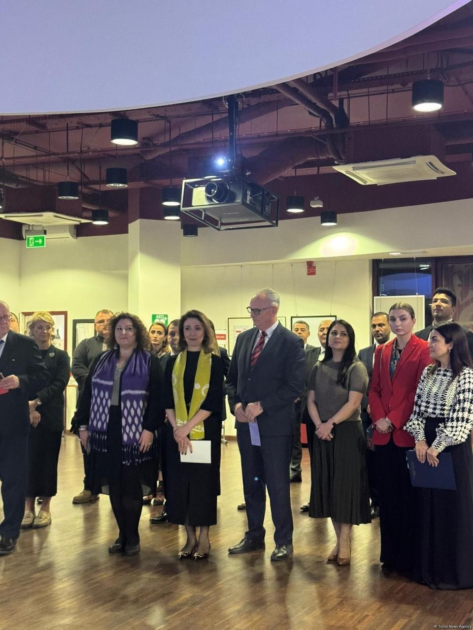 Zəfər Günü ərəfəsində Azərbaycan xalçası Polşa Muzeyinə hədiyyə olunub