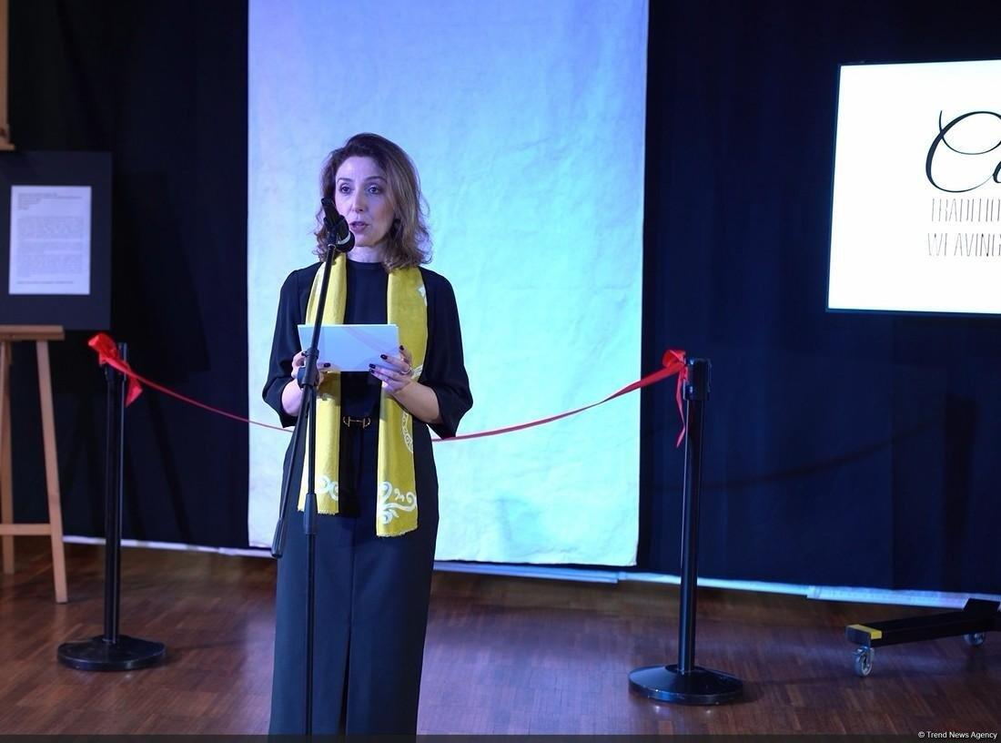 Zəfər Günü ərəfəsində Azərbaycan xalçası Polşa Muzeyinə hədiyyə olunub