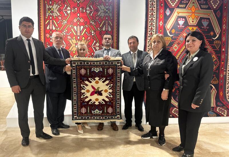 Ковёр "Çələbi", сотканный в рамках проекта "Карабах в узорах", передан в филиал Азербайджанского музея ковра в Шуше