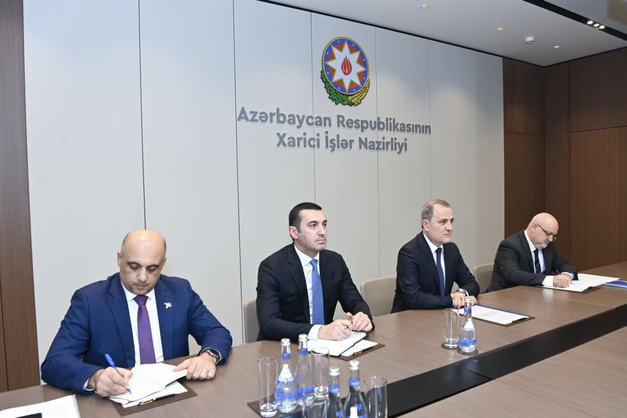 Джейхун Байрамов встретился с послом Греции