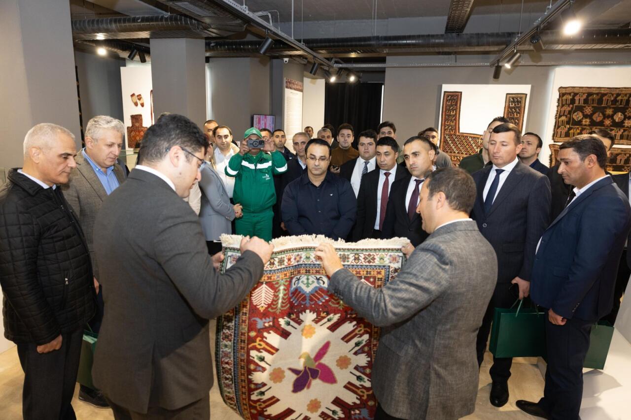 Ковёр "Çələbi", сотканный в рамках проекта "Карабах в узорах", передан в филиал Азербайджанского музея ковра в Шуше