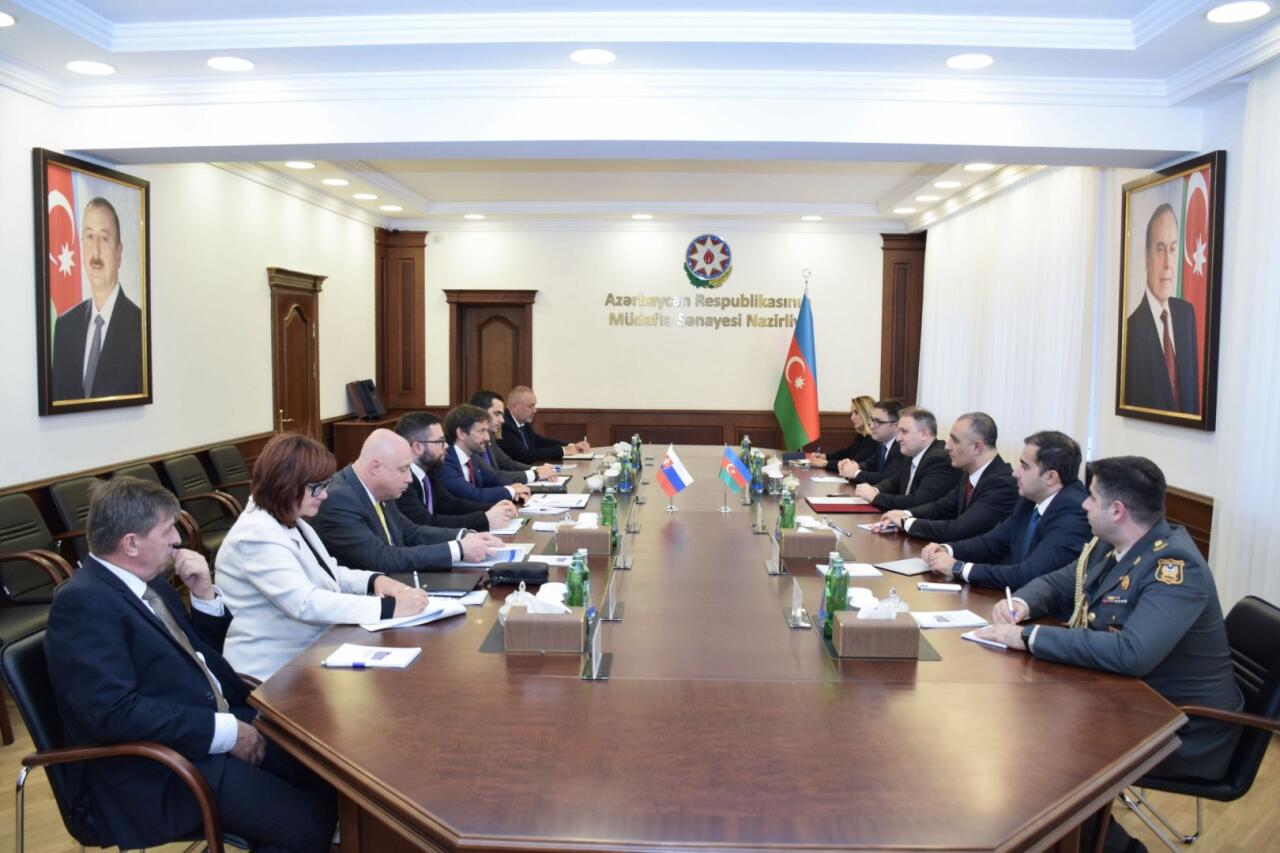 Азербайджан и Словакия обсудили вопросы сотрудничества в сфере оборонпрома