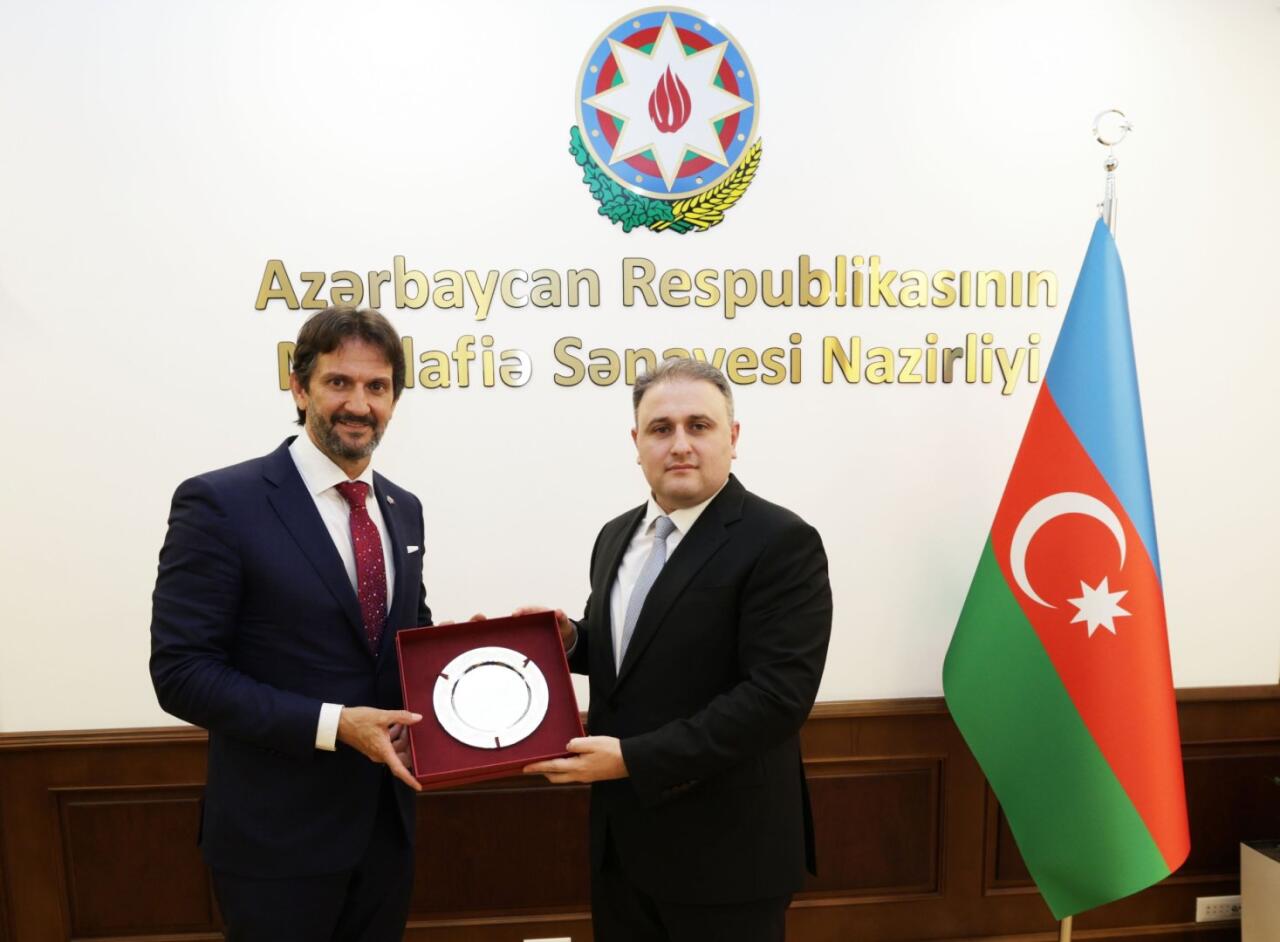 Азербайджан и Словакия обсудили вопросы сотрудничества в сфере оборонпрома