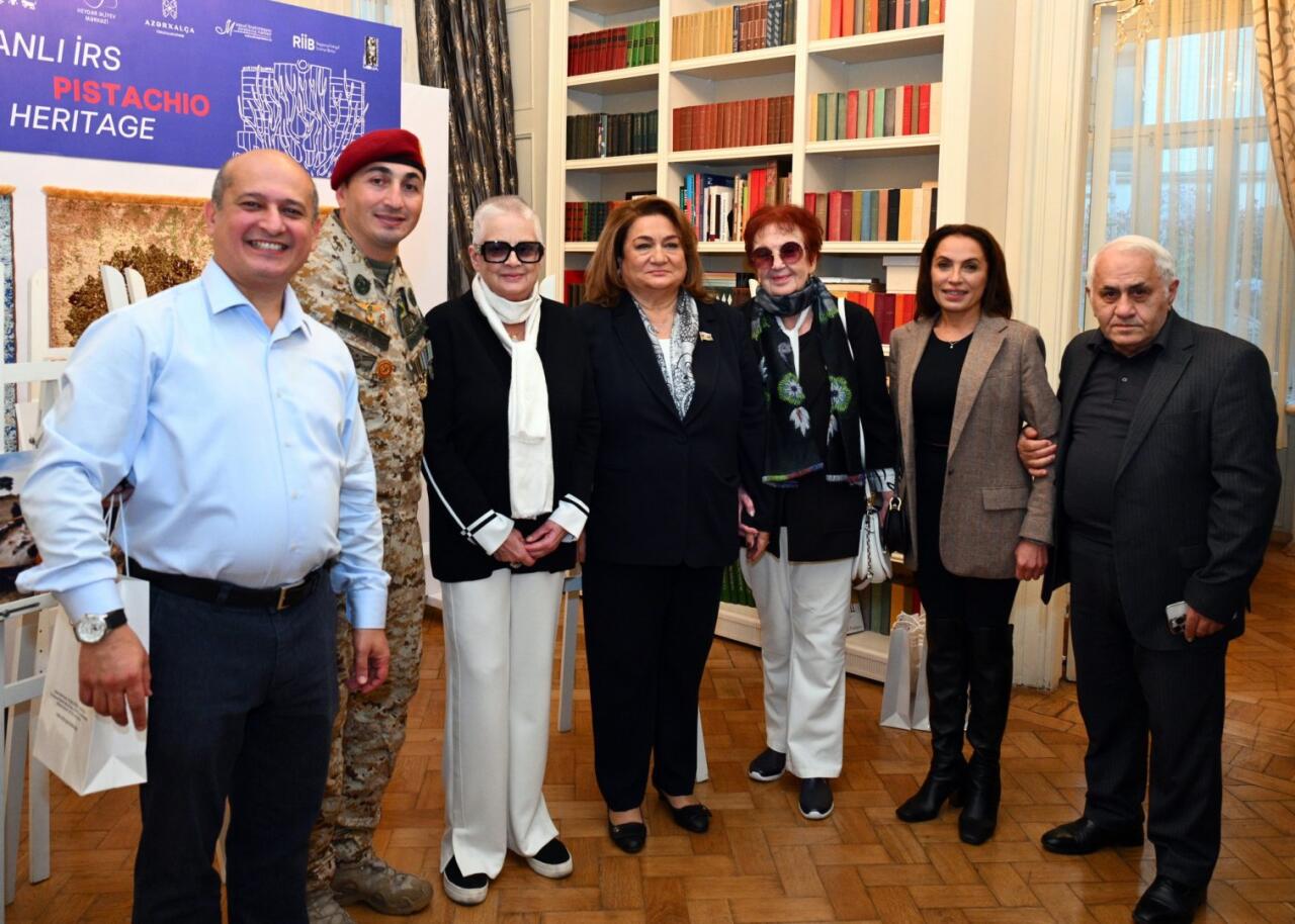 В Баку открылась выставка "Объектив Победы"